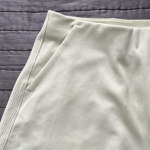 Lululemon Ribbed Softstreme High-Rise Short - Picture 2 of 11